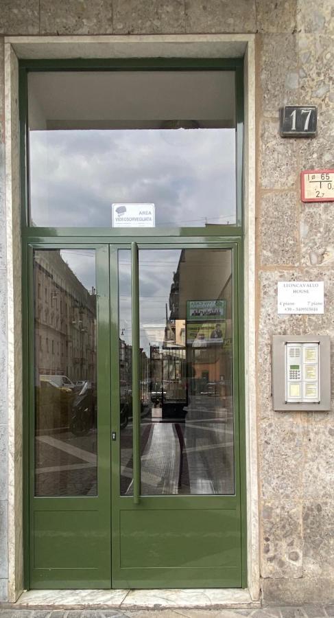 Leoncavallo House Milano Exterior foto